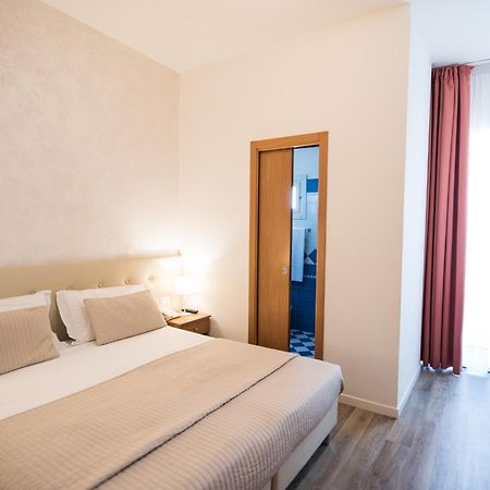 Hotel Touring Lido di Jesolo Esterno foto