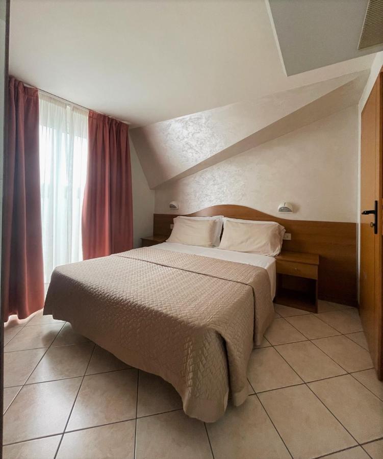 Hotel Touring Lido di Jesolo Esterno foto