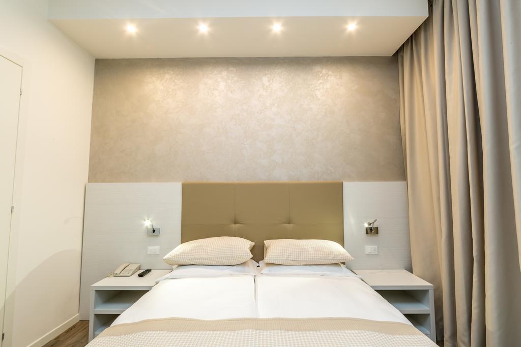 Hotel Touring Lido di Jesolo Esterno foto