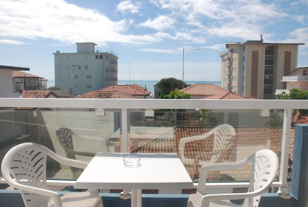 Hotel Touring Lido di Jesolo Esterno foto