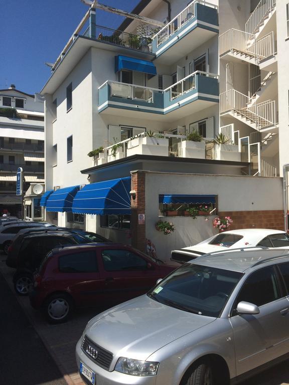Hotel Touring Lido di Jesolo Esterno foto