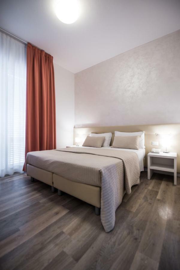 Hotel Touring Lido di Jesolo Esterno foto