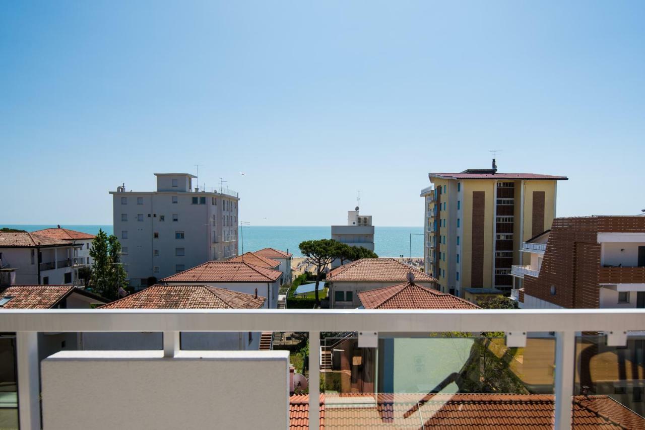 Hotel Touring Lido di Jesolo Esterno foto