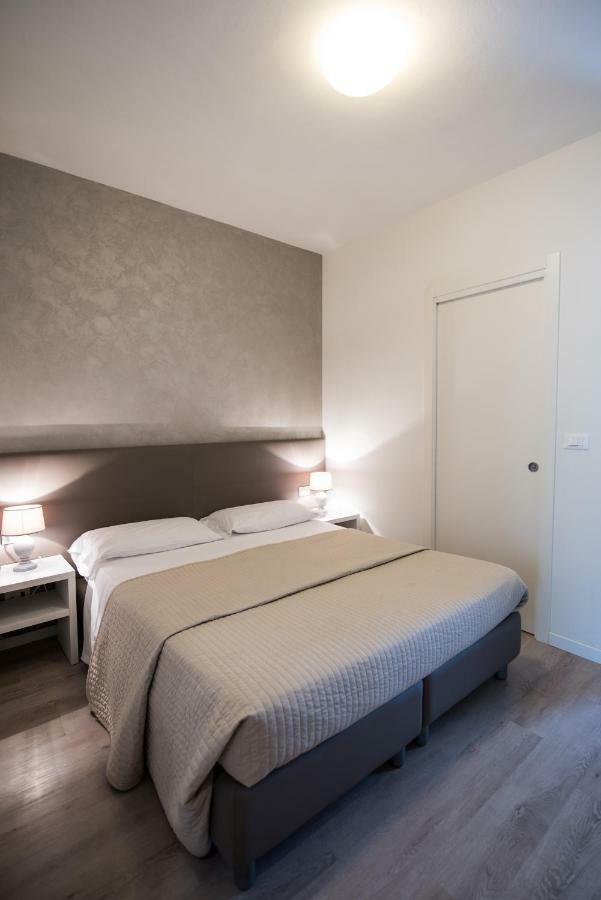 Hotel Touring Lido di Jesolo Esterno foto